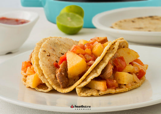 Tacos de Pollo con Salsa de Piña en Sartén de Hierro Fundido