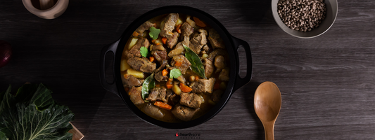 Receta Clásica: Guiso de Carne en Olla de Hierro Fundido
